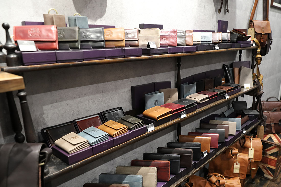 The British Bag 心斎橋店の牛革ウォレット 3wayバッグ ライダースジャケットをご紹介 心斎橋筋商店街公式ホームページ The British Bag 心斎橋店の牛革ウォレット 3wayバッグ ライダースジャケットをご紹介 心斎橋筋商店街公式ホームページ